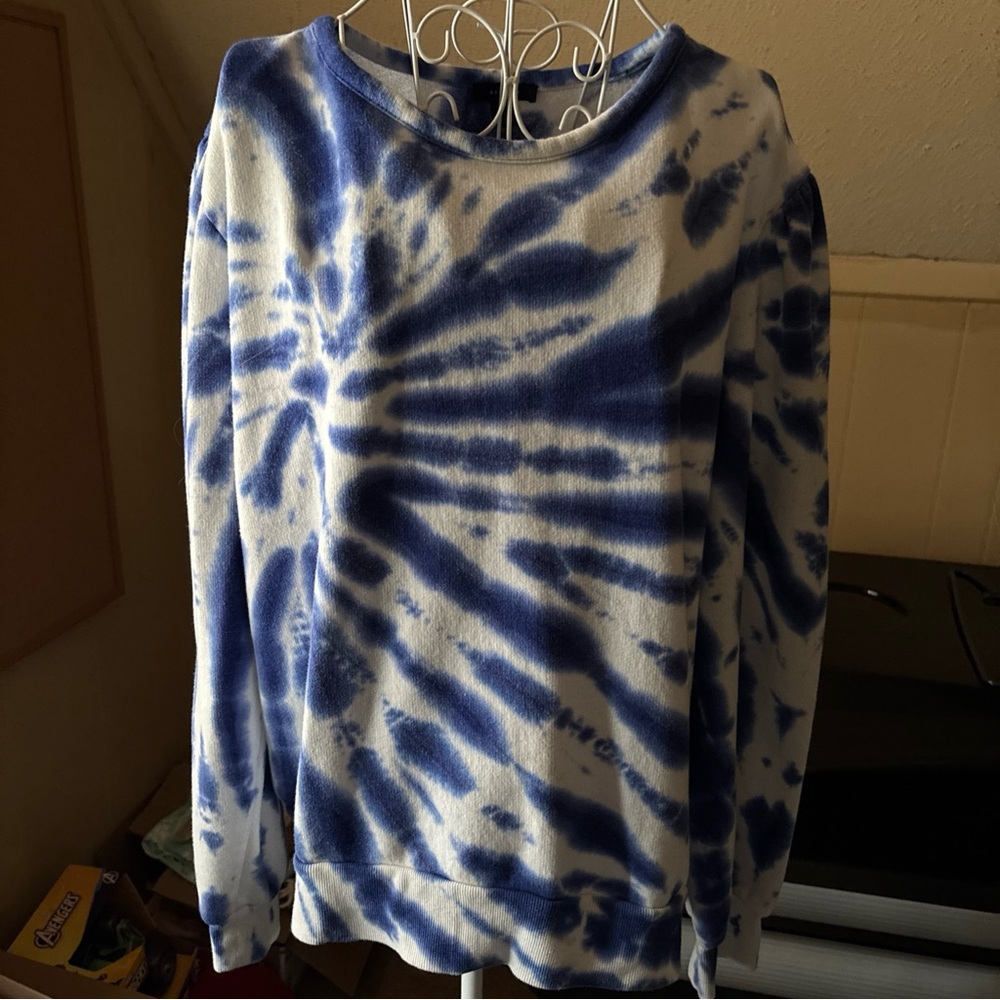 Halogen Blue and White Tye Die lightweight sweatshirt. Size XL